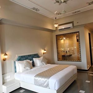Deluxe Double Room Extra Bed